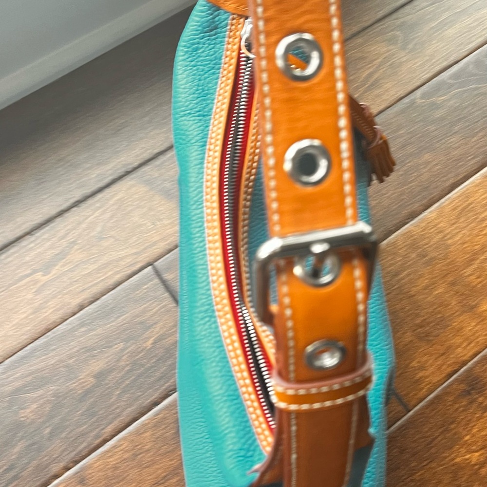 Spring is coming!  tan and robin egg blue Dooney Leather hobo would be perfect - Picture 3 of 9